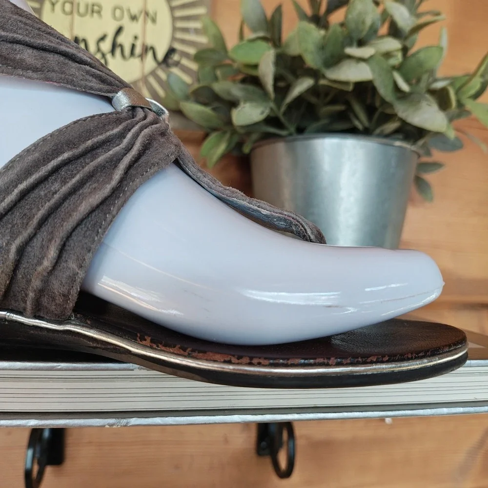 Matiko Pleated Suede Gray Leather Thong Slingback Sandal Boho Flats Comfort Sz 6